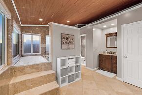 Marbella Lane-oceanfront Retreat w Stunning View