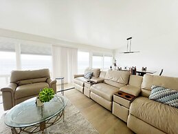 Marbella Lane-oceanfront Retreat w Stunning View