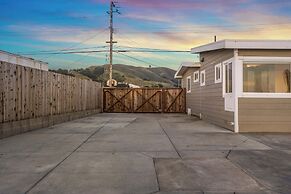 Marbella Lane-oceanfront Retreat w Stunning View