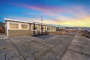 Marbella Lane-oceanfront Retreat w Stunning View