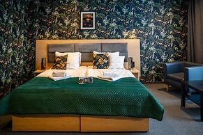 Hotel Seven