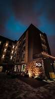 Hotel Seven