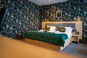 Hotel Seven