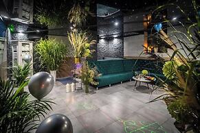 Hotel Seven