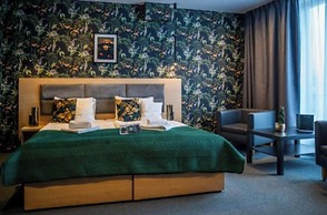 Hotel Seven