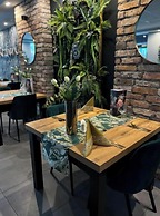 Hotel Seven
