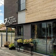 Hotel Seven
