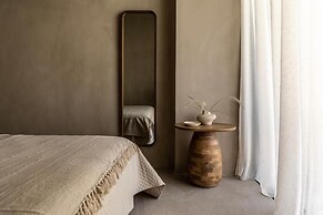 Elea Luxury Suites