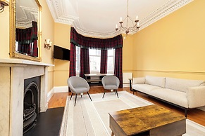 Stylish Southside Flat Near Old Town