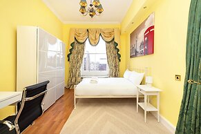 Stylish Southside Flat Near Old Town