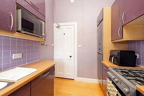 Stylish Southside Flat Near Old Town
