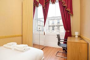 Stylish Southside Flat Near Old Town