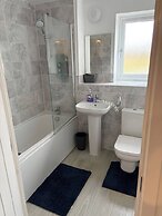 Pristine & Cozy 3 bed 2 Bath Apartment in a Great Location