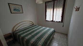 Beachside Apartment With Parking