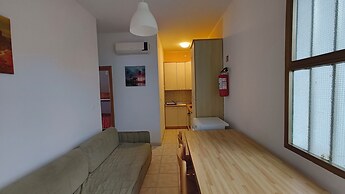 Beachside Apartment With Parking