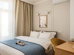 Astor Residence by Fragola Apartments