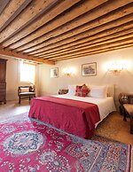 Foscolo Apartments