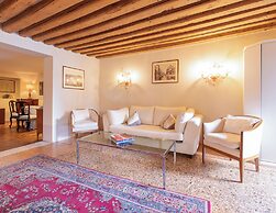 Foscolo Apartments