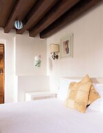 Foscolo Apartments