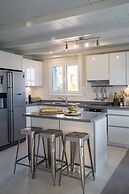 Irinis Bayside Loft