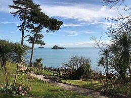 Meadfoot Bay Apartment at Hesketh Crescent