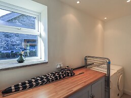 2 Lupton Hall Cottages