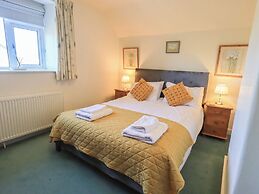 2 Lupton Hall Cottages