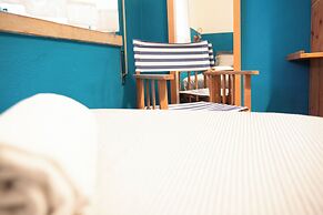 Wax Hostel & Apts