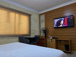 Plot1 Suites