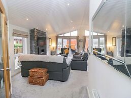 Waters Edge Lodge