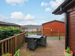 Waters Edge Lodge