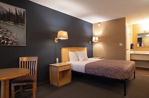 EasyStay Inn & Suites Fernie