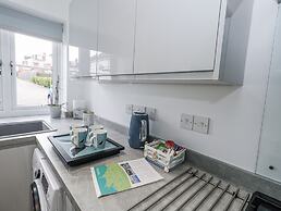 8 Park View Grove