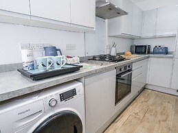 8 Park View Grove