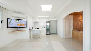 Gyeongju Breeze Spa Pension