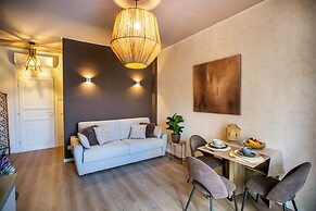 10 Floor Apartments