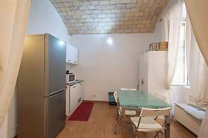Rooms Steps from Colosseum by Welcome In
