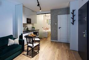 Malila Apartments Limanowskiego 37