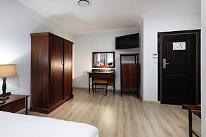 Basdenwood Hotel