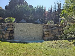 Mas Provençal à flanc de colline