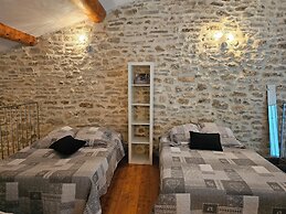 Mas Provençal à flanc de colline