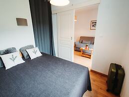 Cozy 2-bedroom Air-conditioned Apartment