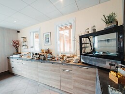 Cozy 2-bedroom Air-conditioned Apartment