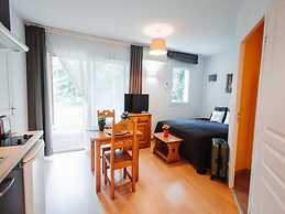 Cozy 2-bedroom Air-conditioned Apartment