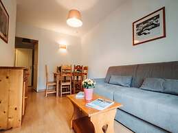 Cozy 2-bedroom Air-conditioned Apartment