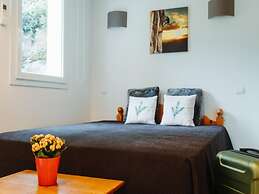 Cozy 2-bedroom Air-conditioned Apartment