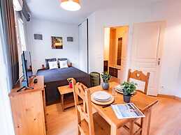 Cozy 2-bedroom Air-conditioned Apartment