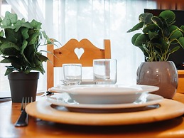 Cozy 2-bedroom Air-conditioned Apartment