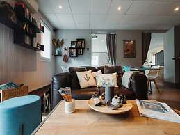 Cozy 2-bedroom Air-conditioned Apartment