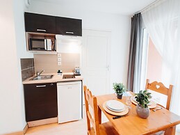 Cozy 2-bedroom Air-conditioned Apartment